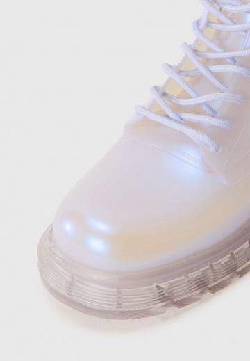 Ботинки на шнуровке