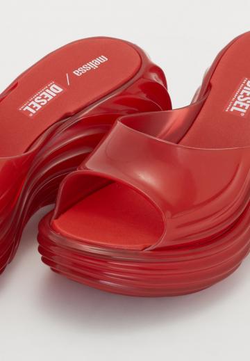 Босоножки на каблуке