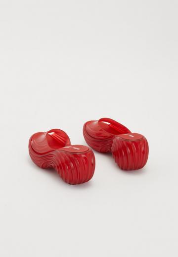 Босоножки на каблуке