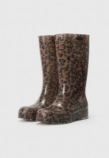 Резиновые сапоги