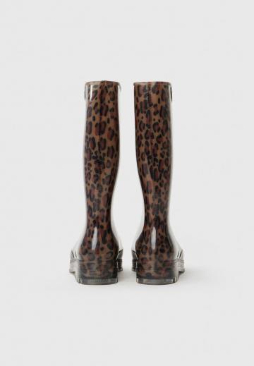 Резиновые сапоги