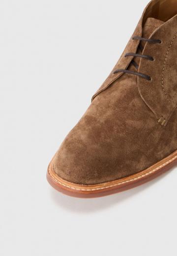 Ботинки на шнуровке