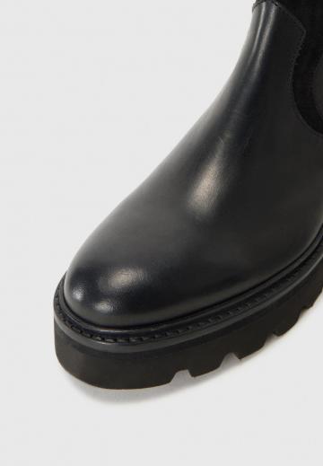 Сапожки на танкетке