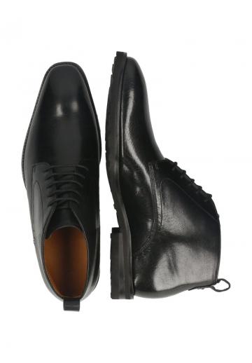 Ботинки на шнуровке