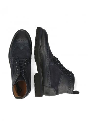 Ботинки на шнуровке