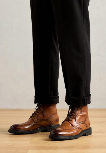 Ботинки на шнуровке