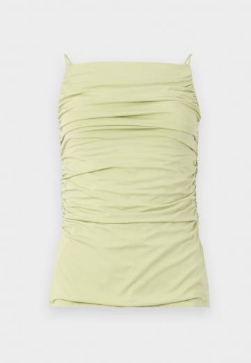 Топ на бретельках