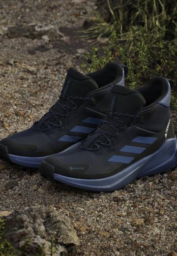 Походные ботинки