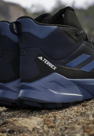 Походные ботинки