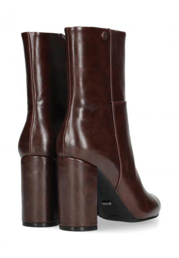 Полусапожки на высоком каблуке