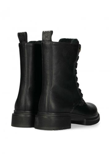 Ботинки на шнуровке