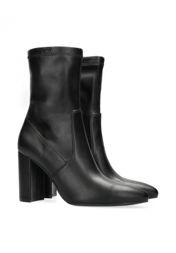 Полусапожки на высоком каблуке