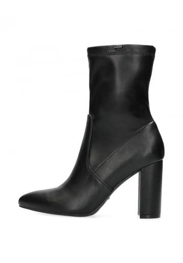 Полусапожки на высоком каблуке