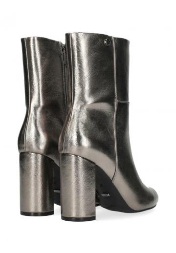 Полусапожки на высоком каблуке