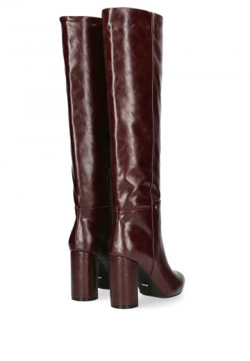 Высокие сапоги