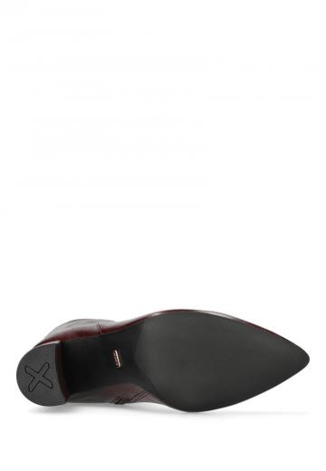 Высокие сапоги