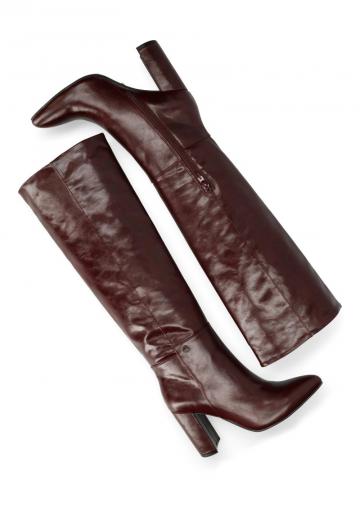 Высокие сапоги