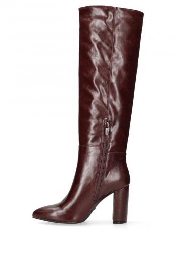 Высокие сапоги