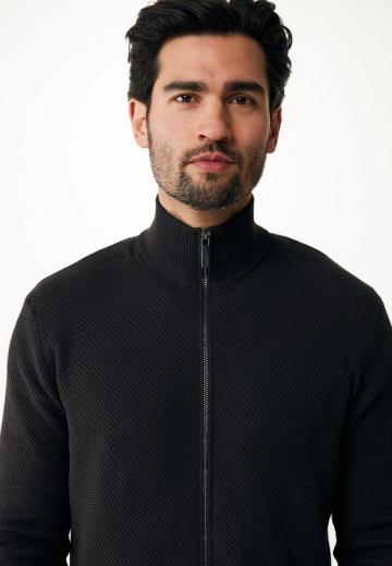 Вязаная кофта