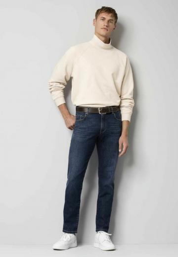 Узкие джинсы