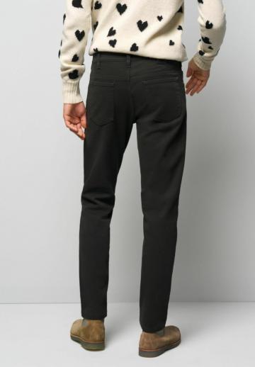 Узкие джинсы