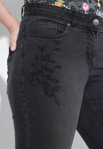 Короткие джинсы