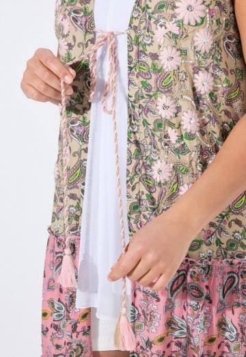 Вязаный жилет