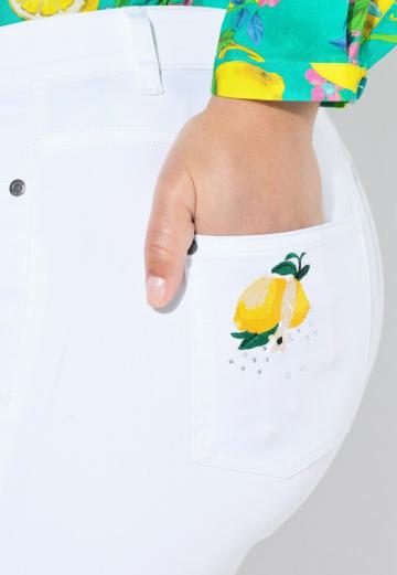 Короткие джинсы