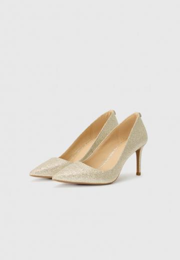 Туфли на высоком каблуке