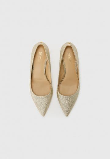 Туфли на высоком каблуке