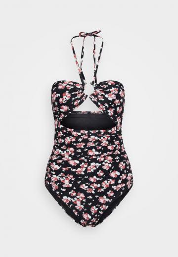 Слитный купальник