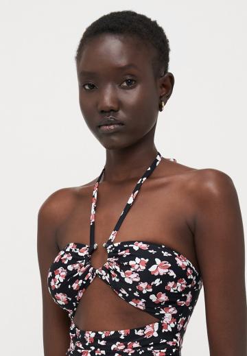 Слитный купальник