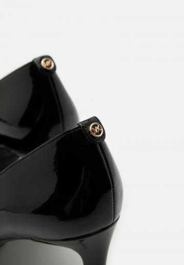 Туфли на высоком каблуке