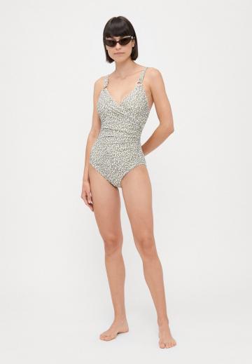 Слитный купальник