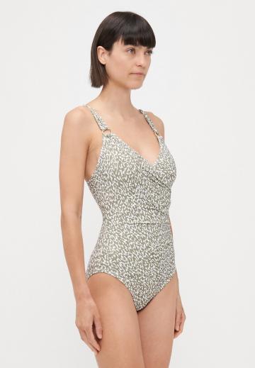 Слитный купальник