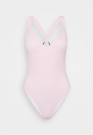 Слитный купальник