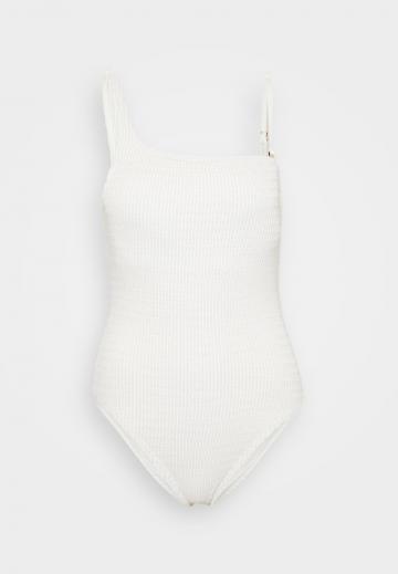 Слитный купальник