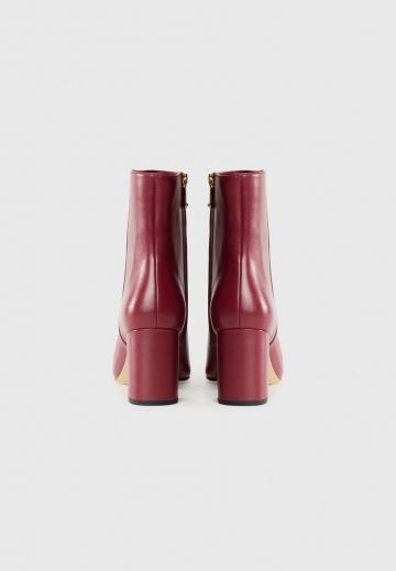 Высокие сапоги