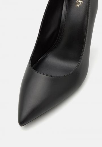 Туфли на высоком каблуке