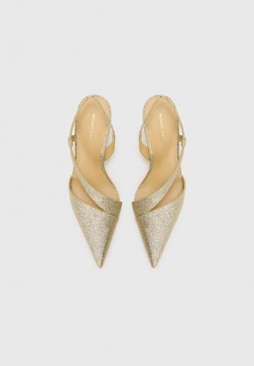 Туфли на высоком каблуке