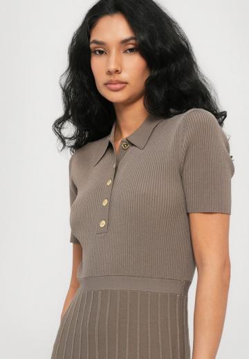 Вязаное платье