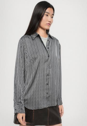 Атласная блузка