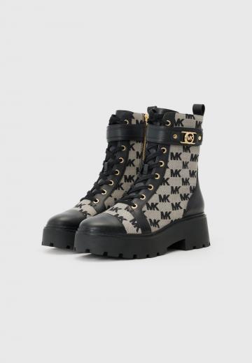 Полусапожки на высоком каблуке