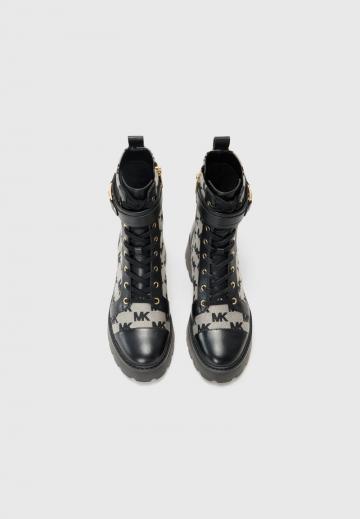 Полусапожки на высоком каблуке