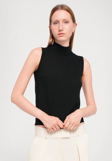 Пуловер без рукавов