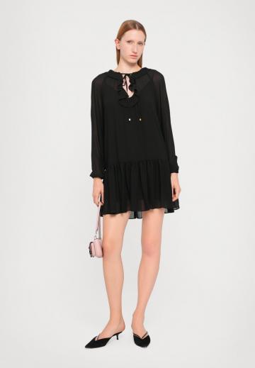 Короткое платье