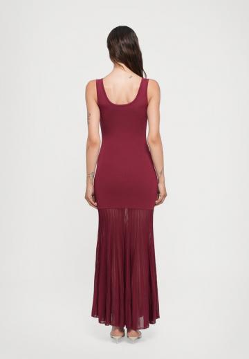 Вязаное платье