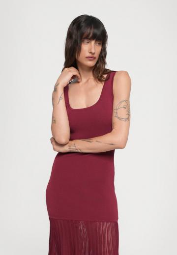 Вязаное платье