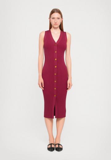 Вязаное платье