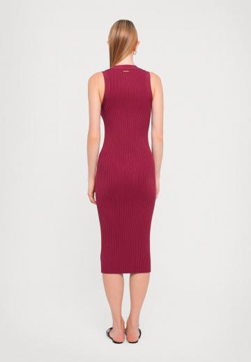 Вязаное платье